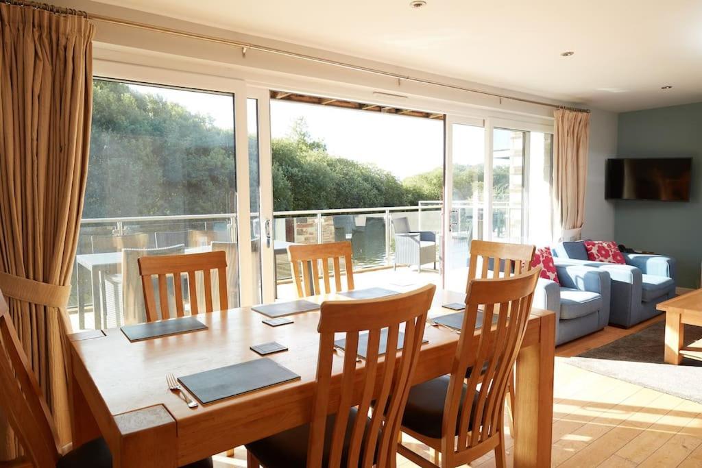 Kingfisher Hot Tub & Log Burner House On Premium Lakeside With Resort Facilities St Columb Major エクステリア 写真