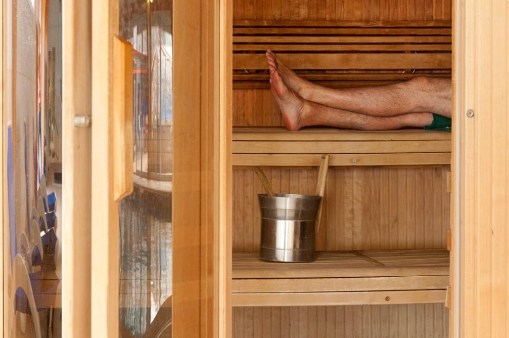 Kingfisher Hot Tub & Log Burner House On Premium Lakeside With Resort Facilities St Columb Major エクステリア 写真