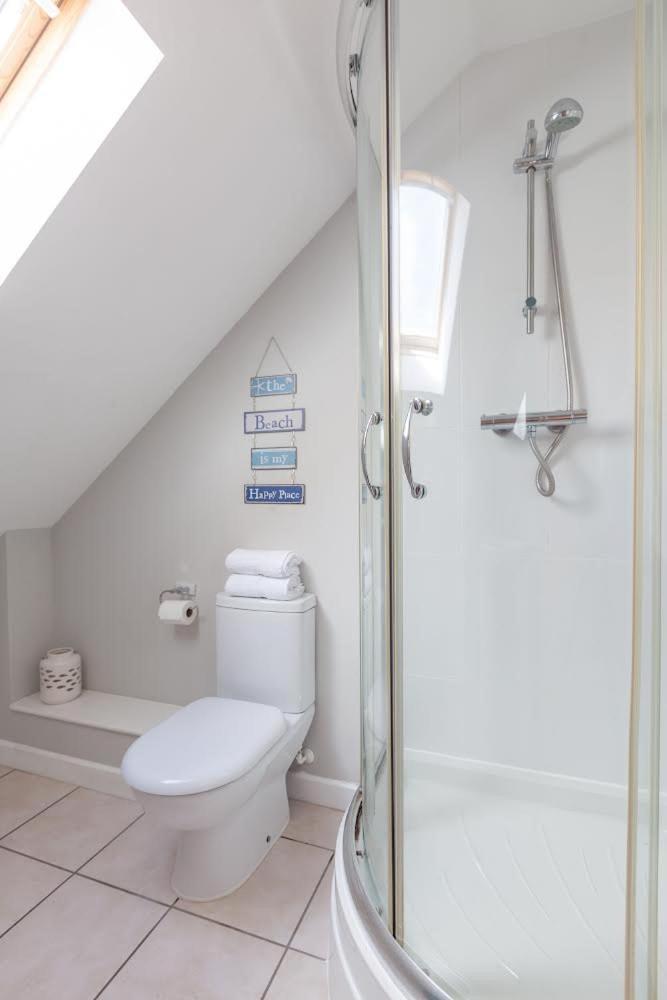 Kingfisher Hot Tub & Log Burner House On Premium Lakeside With Resort Facilities St Columb Major エクステリア 写真