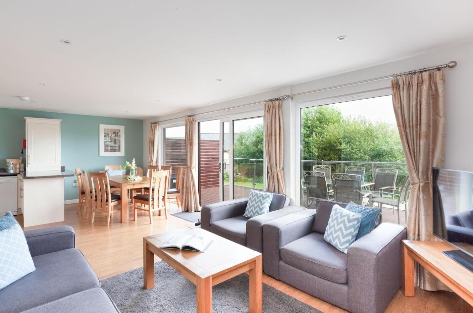Kingfisher Hot Tub & Log Burner House On Premium Lakeside With Resort Facilities St Columb Major エクステリア 写真